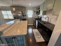 Building Photo - 5079 Macnamara Dr