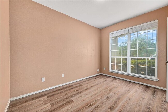Building Photo - 2049 Rachel Ln