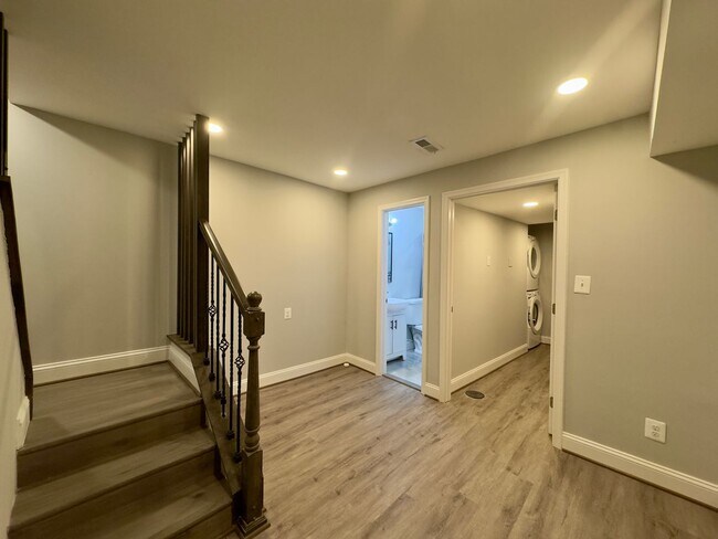 Building Photo - Fully-Renovated 3 Bedroom/2.5 Bathroom with In-Unit Laundry near Highlandtown, Baltimore, MD!