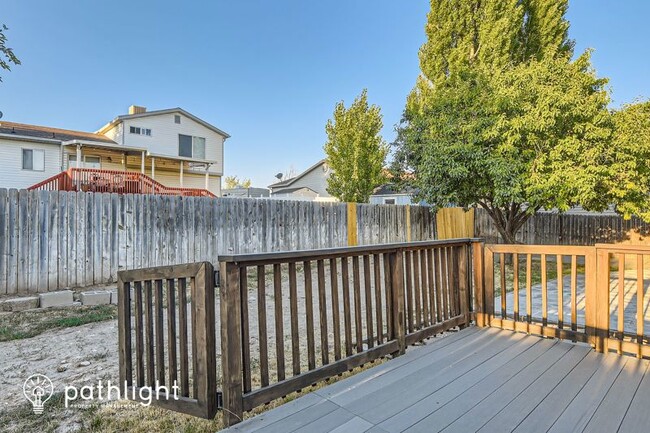 Building Photo - 846 E 900 N