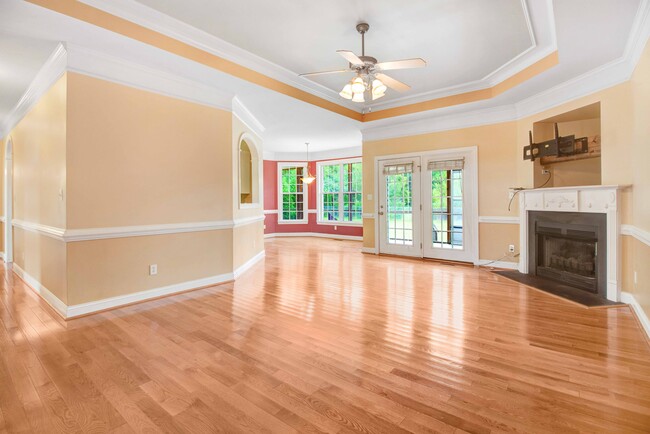 Building Photo - 200 Poplar Knoll Rd