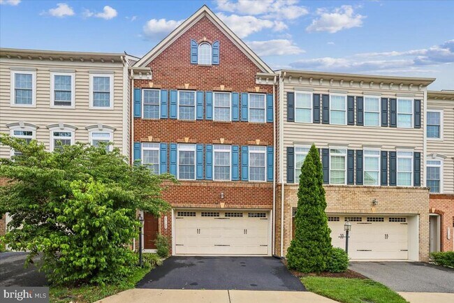 Building Photo - 25128 Deerhurst Terrace