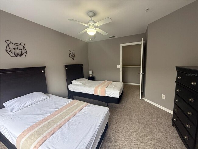 Building Photo - 4000 Santa Maria Dr