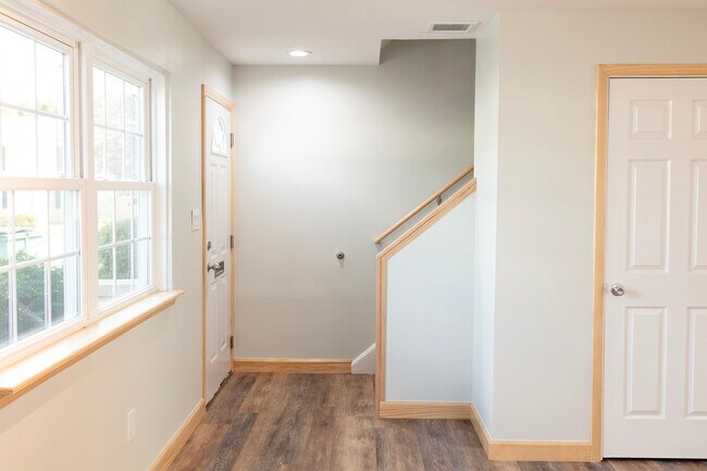 Building Photo - 289 Governors Park Rd