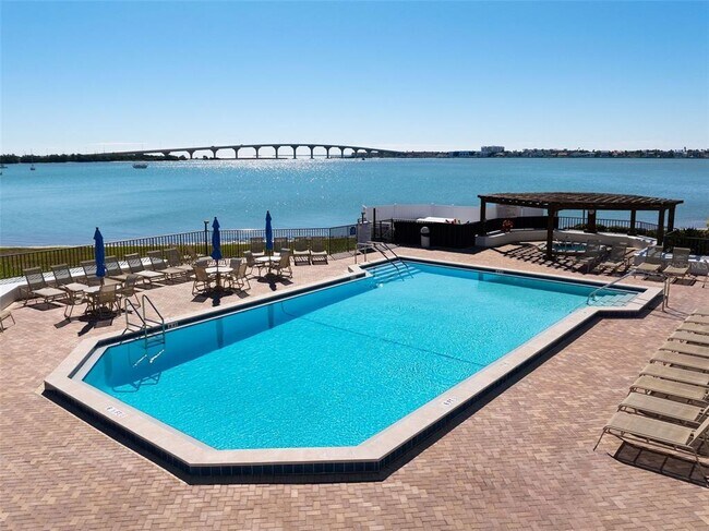 Building Photo - 6287 Bahia Del Mar Cir N