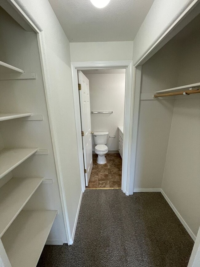 Building Photo - 315