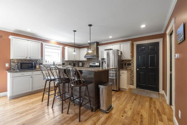 Building Photo - 398 Sam Allen Rd