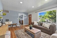 Building Photo - 3209 W Plant Dr