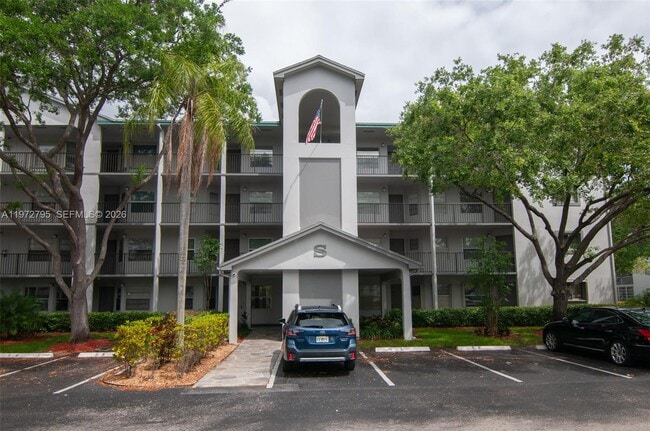 Building Photo - 1351 SW 125th Ave