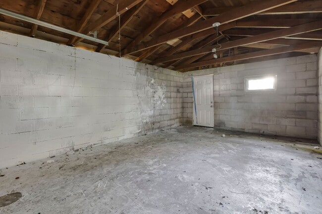 Building Photo - 450 S Terrace Ave