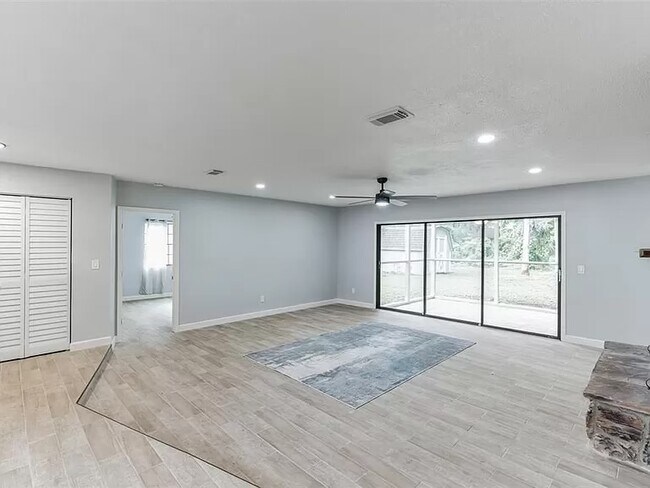 Building Photo - 813 Sugar House Dr