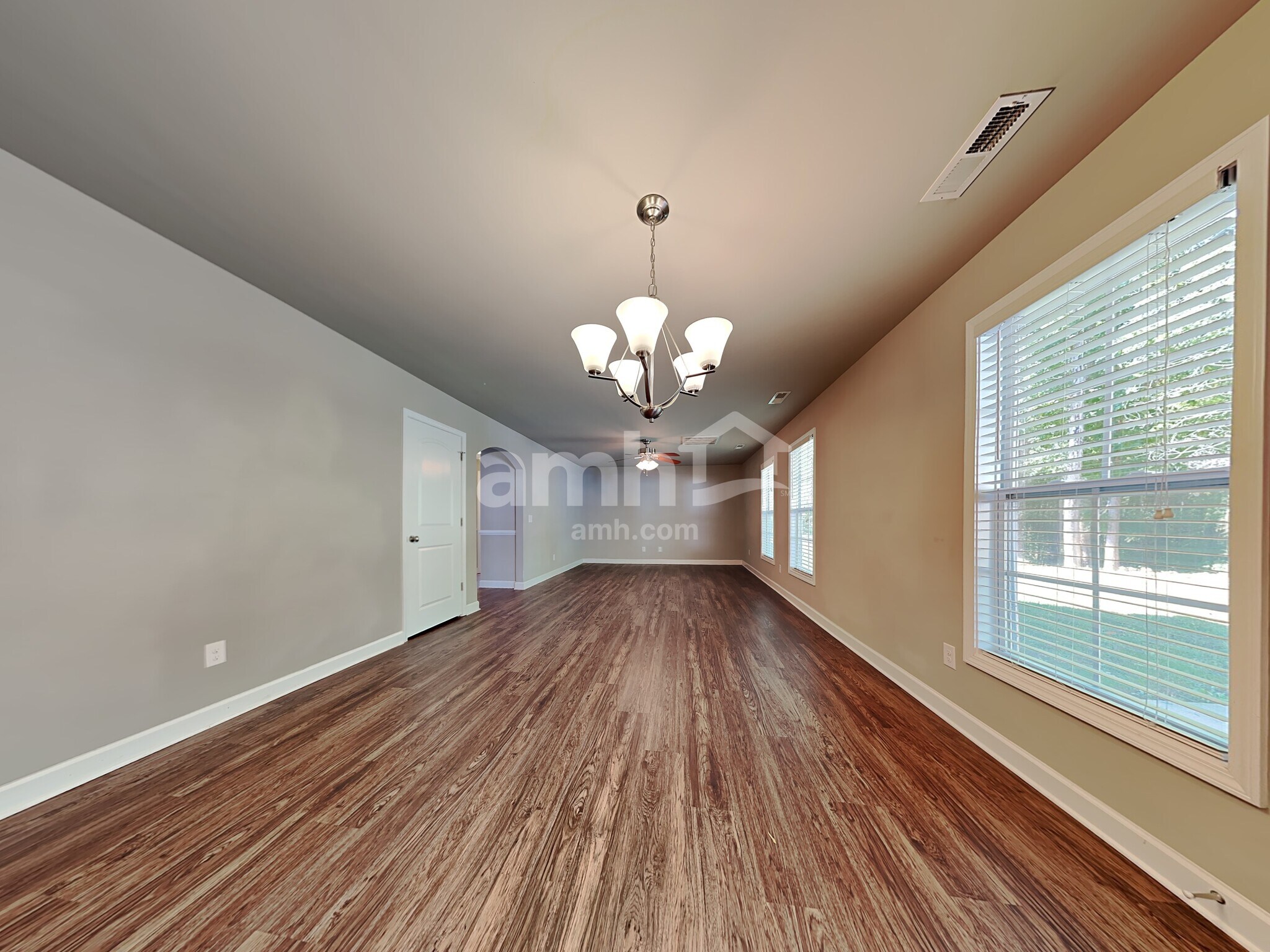 Building Photo - 200 N Wentworth Dr