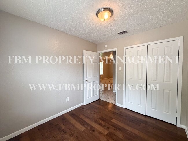 Building Photo - 3222 W 8th Ave