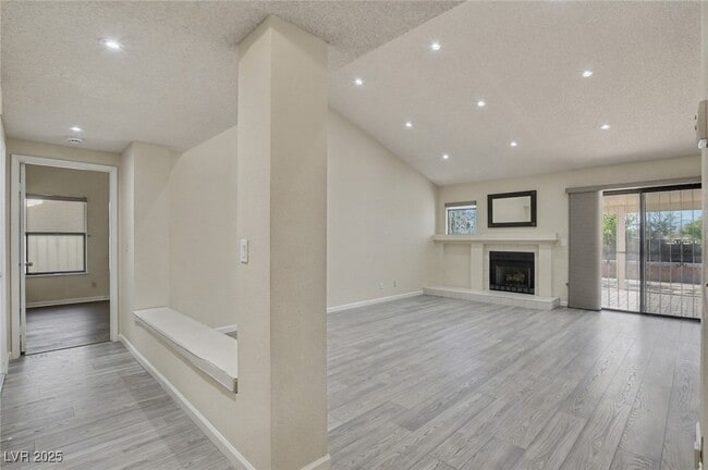 Building Photo - 7951 Aspendale Dr