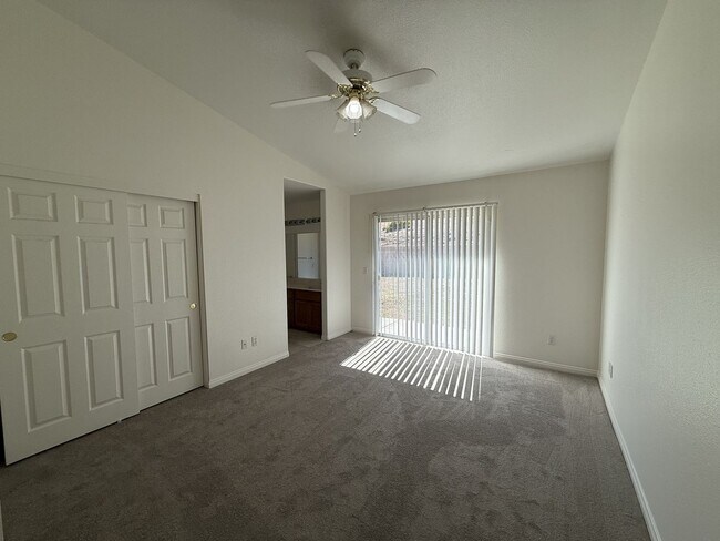 Building Photo - Copper Hills Home-Ready for Movein!
