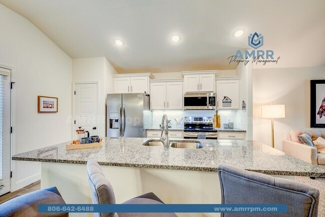 Building Photo - Designed for Living, Built for Entertaining- 3bed, 2 bath