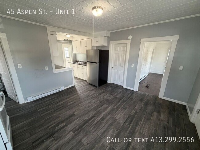 Building Photo - 45 Aspen St