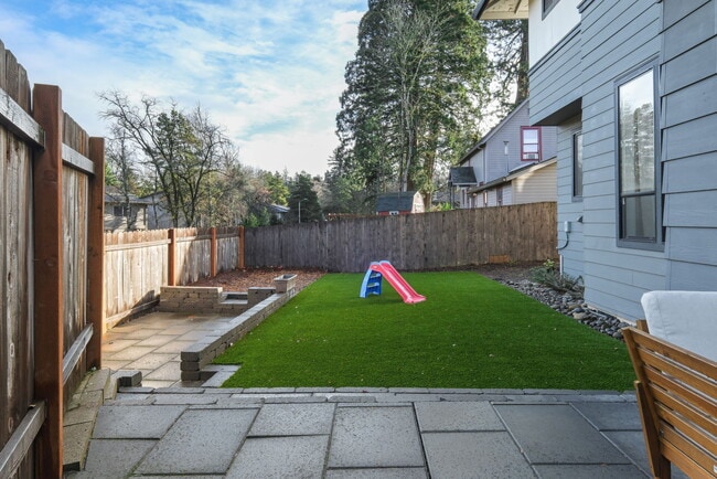 Building Photo - 5891 SW 67th Pl