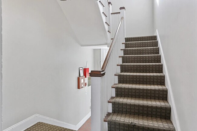 Building Photo - 21 Peachtree Memorial Dr NW