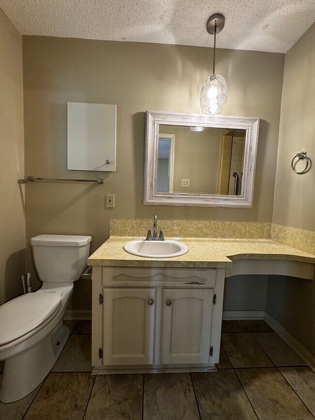 Building Photo - 3BD/2BA House for Lease in Jackson Park - Central Community