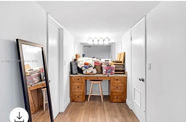 Building Photo - 9240 Fontainebleau Blvd