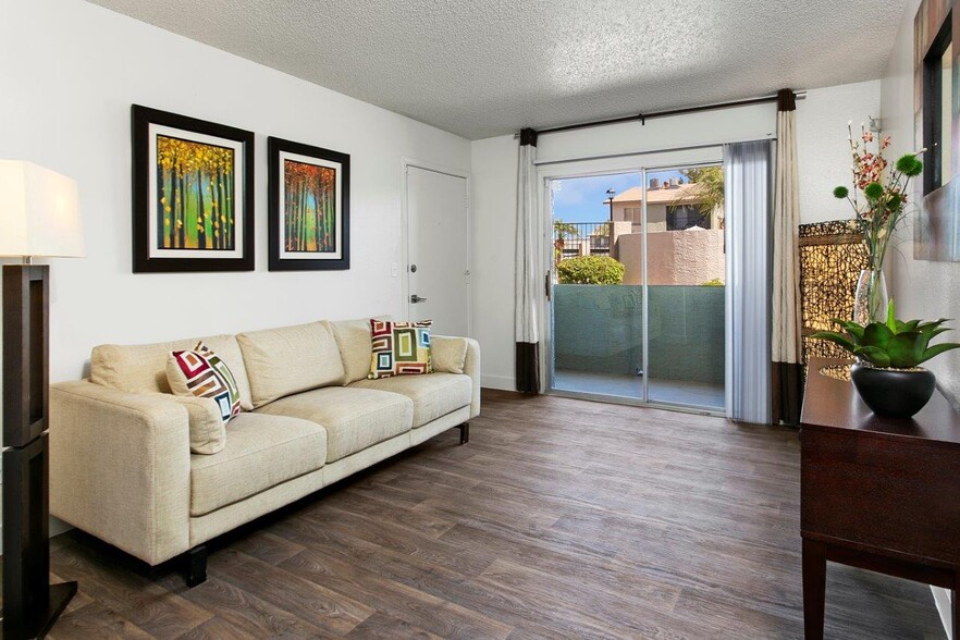 Building Photo - Palm Crest at Station 40