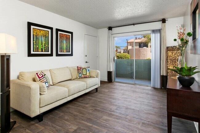 Building Photo - Palm Crest at Station 40