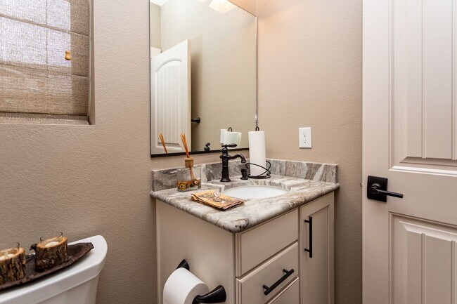 Building Photo - Stunning Flying Horse Patio Home with Stunning Views!!