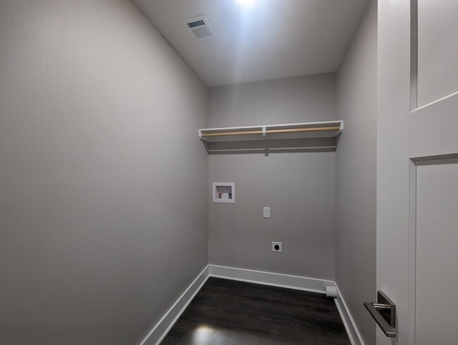 Building Photo - 3 Bedroom/2 Bathroom New Construction Townhouse in Southside