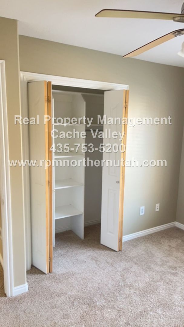 Building Photo - Beautiful 6 bedroom home available for immediate move in!