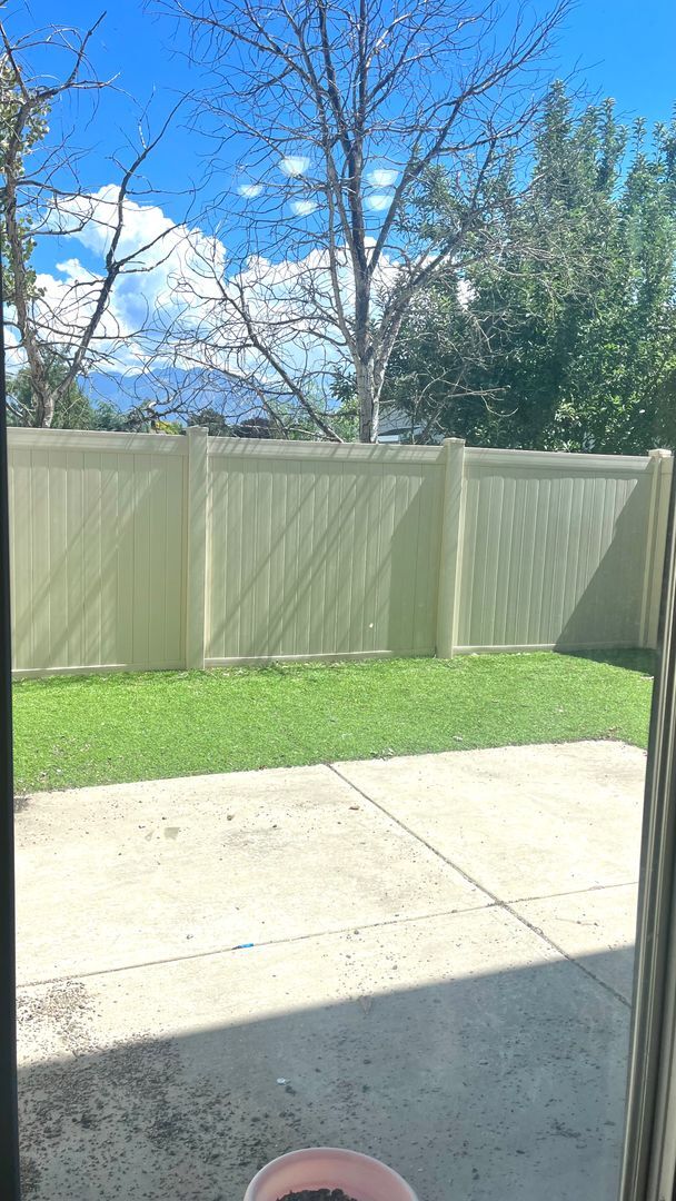 Building Photo - 3 Bedroom/2.5 Bathroom townhome in WVC