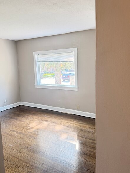 4 Living room 1 - 9351 Kennedy Ave