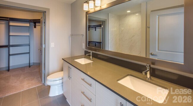 Building Photo - 525 S Church St