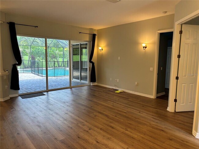 Building Photo - 7632 Drayton Cir
