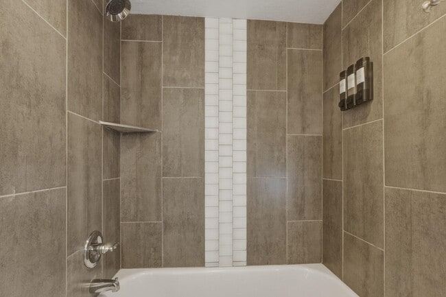 Building Photo - 8055 E Thomas Rd