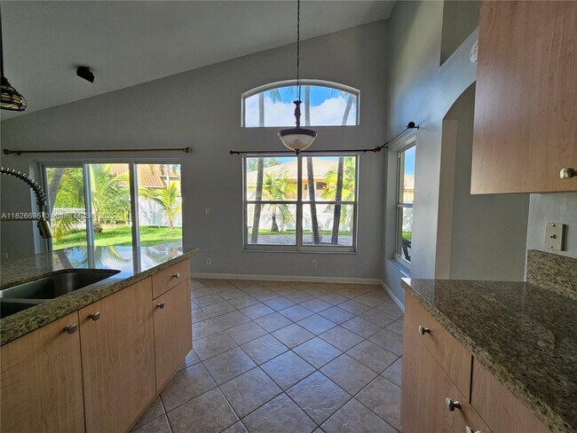 Building Photo - 743 SW 190th Ave