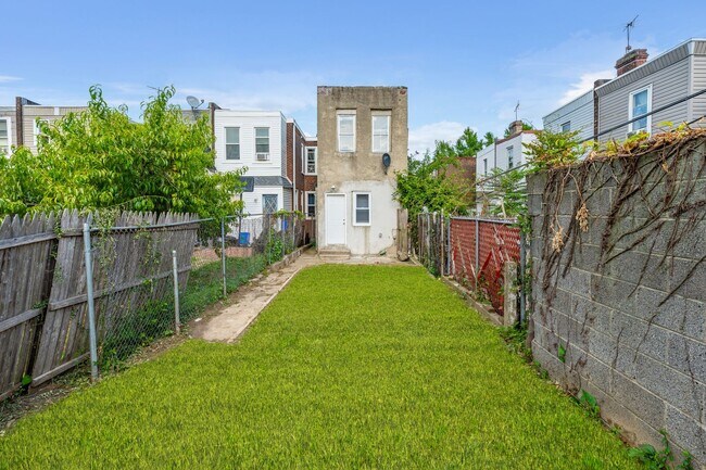 Building Photo - 3400 Reach St