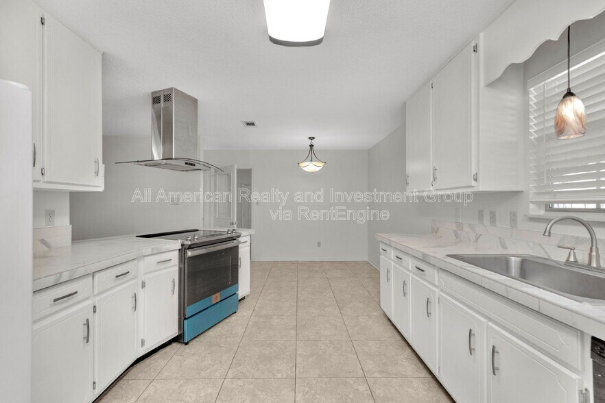 Building Photo - 202 Summer Ln