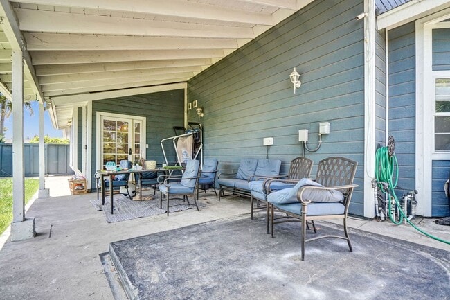 Building Photo - 14501 Wesfall Rd., Tustin CA 92780 5 BR, 3...