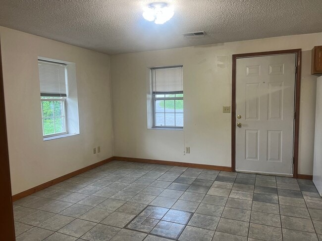 Building Photo - 2101 Marbleton Rd