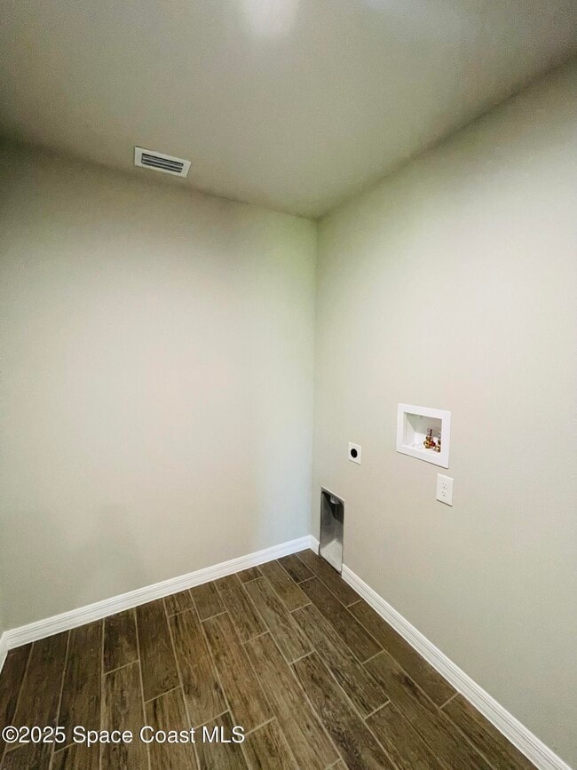 Building Photo - 1101 San Filippo Dr SE