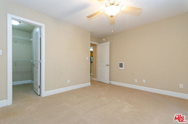Building Photo - 10982 Roebling Ave