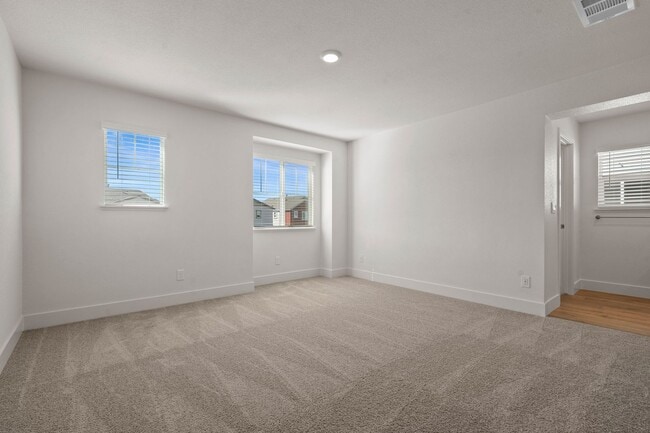 Building Photo - The Aspen - Luxurious 3 Bedroom 2.5 Bath T...