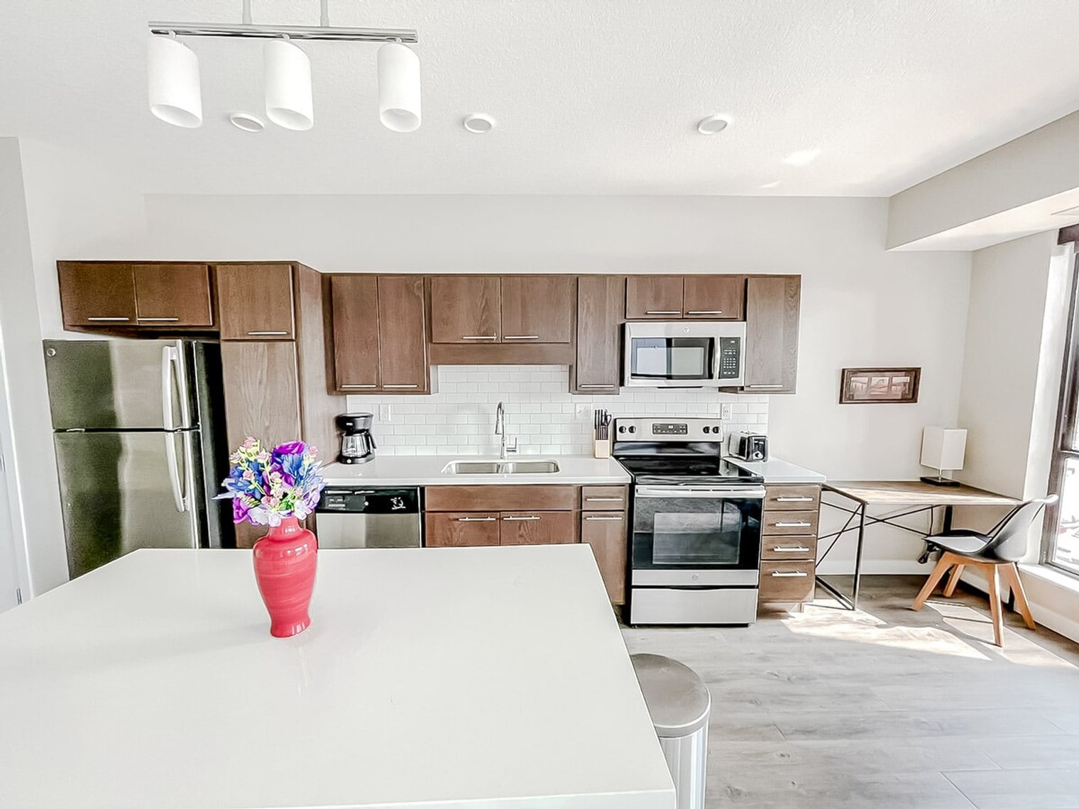 Building Photo - 1400 E Walnut St