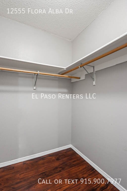 Building Photo - 12555 Flora Alba Dr