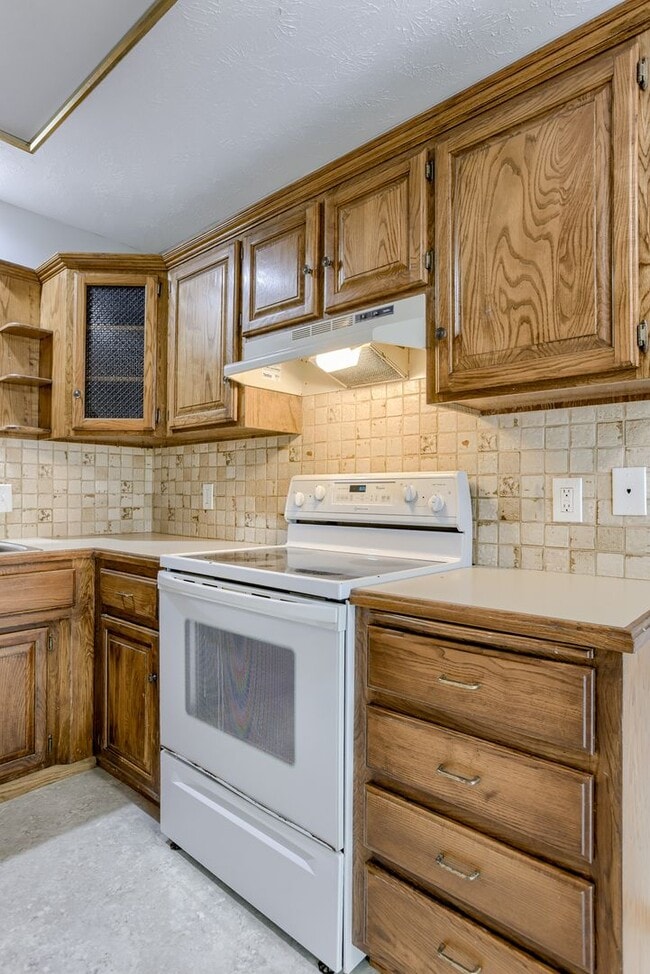 Building Photo - 15102 Normandy Blvd
