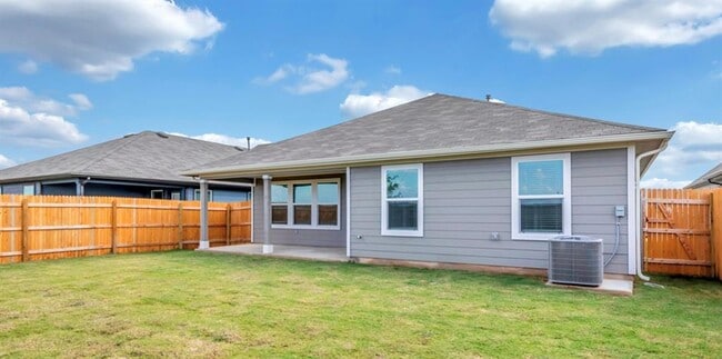 Building Photo - 207 Sweetwater Crk Ln