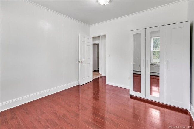 Building Photo - 130 Long Hill Ave