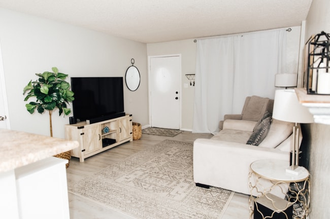 Building Photo - 2938 N 61st Pl