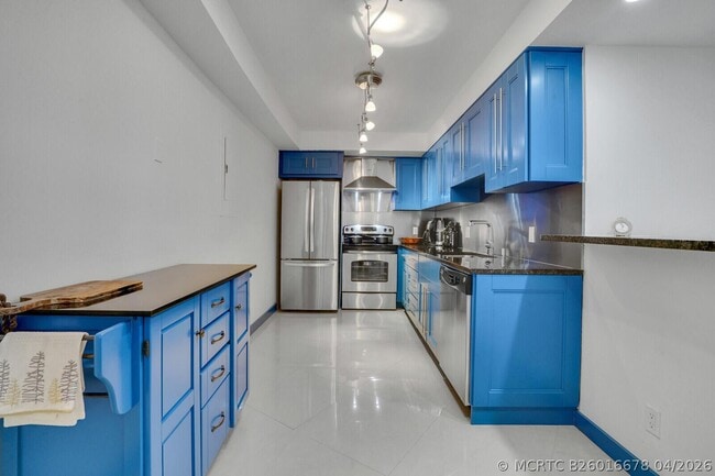 Building Photo - 2295 S Ocean Blvd